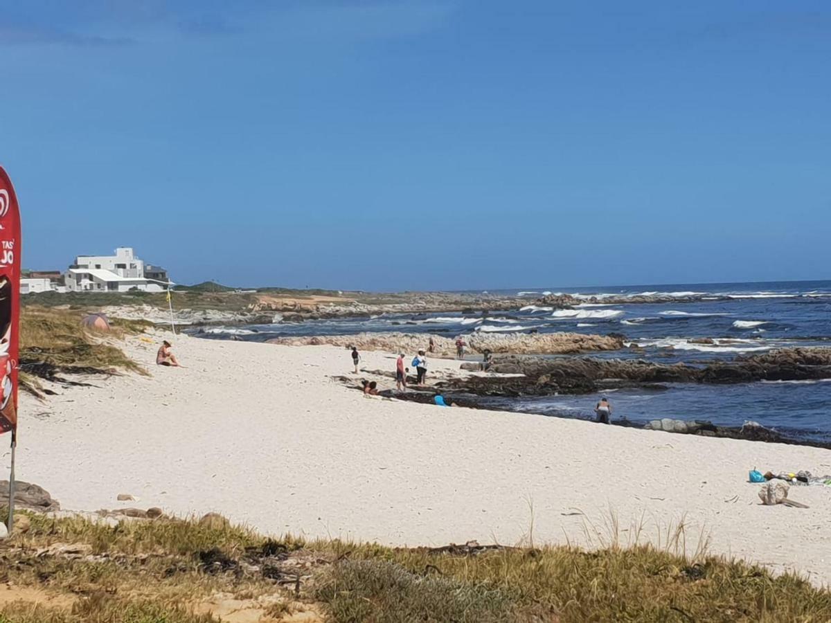 18 Patrys Crescent * Hermanus
